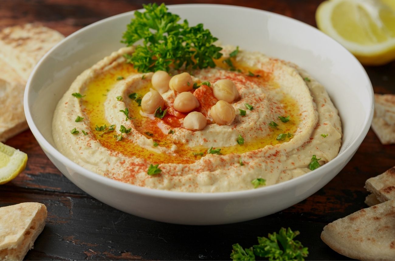 8 Easy Hummus Recipes & Health Benefits of It cult.fit